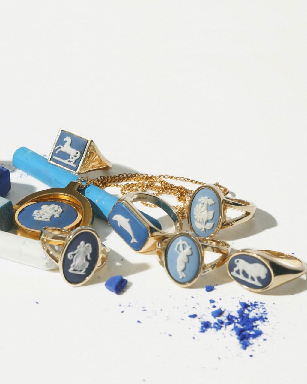 VINTAGE CERAMIC CAMEOS