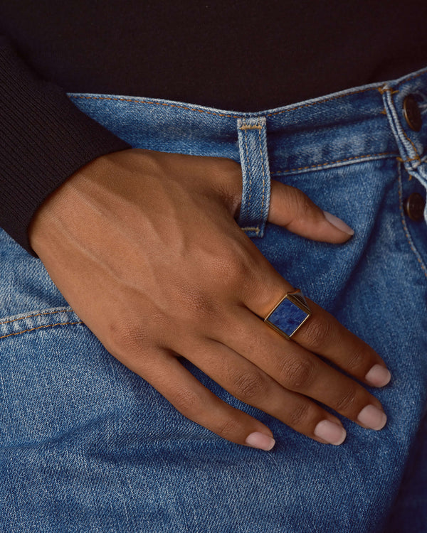 GOLD SQUARE LAPIS LAZULI GUARDIAN SIGNET RING