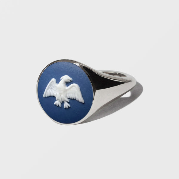 PORTLAND BLUE/WHITE  EAGLE VINTAGE CERAMIC CAMEO SILVER ROUND SIGNET RING