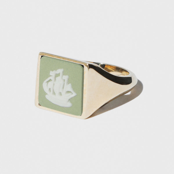 SEA GLASS /WHITE GOLDEN HIND GALLEON VINTAGE CERAMIC CAMEO GOLD SQUARE SIGNET RING