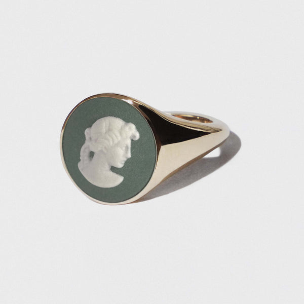 OLIVE /WHITE MUSE VINTAGE CERAMIC CAMEO GOLD ROUND SIGNET RING